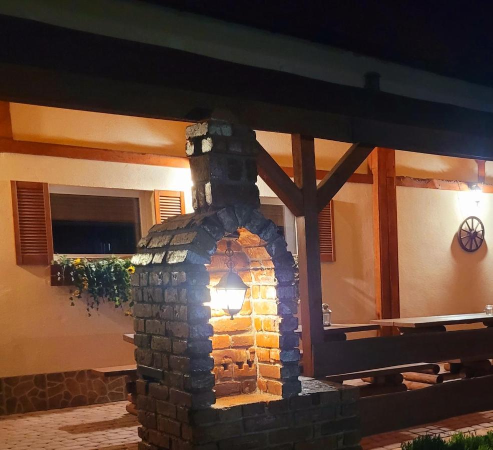 Agroturystyka Sielska Kraina Zabkowice Slaskie Buitenkant foto